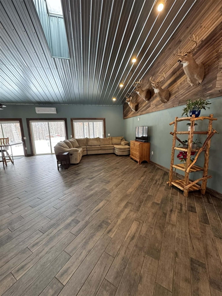 6635 E Chicago Road, Jonesville, MI, 49250-9752