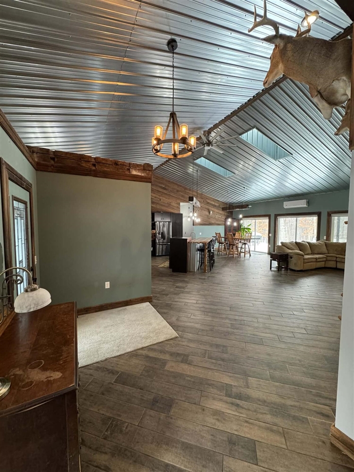 6635 E Chicago Road, Jonesville, MI, 49250-9752