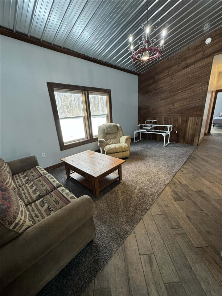 6635 E Chicago Road, Jonesville, MI, 49250-9752