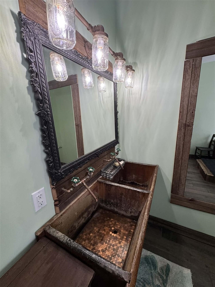 6635 E Chicago Road, Jonesville, MI, 49250-9752