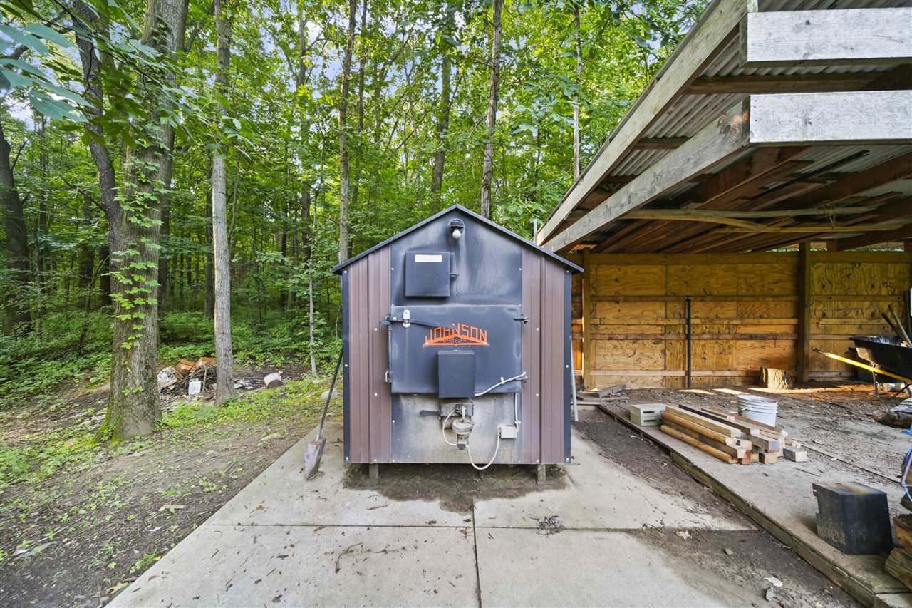 6635 E Chicago Road, Jonesville, MI, 49250-9752