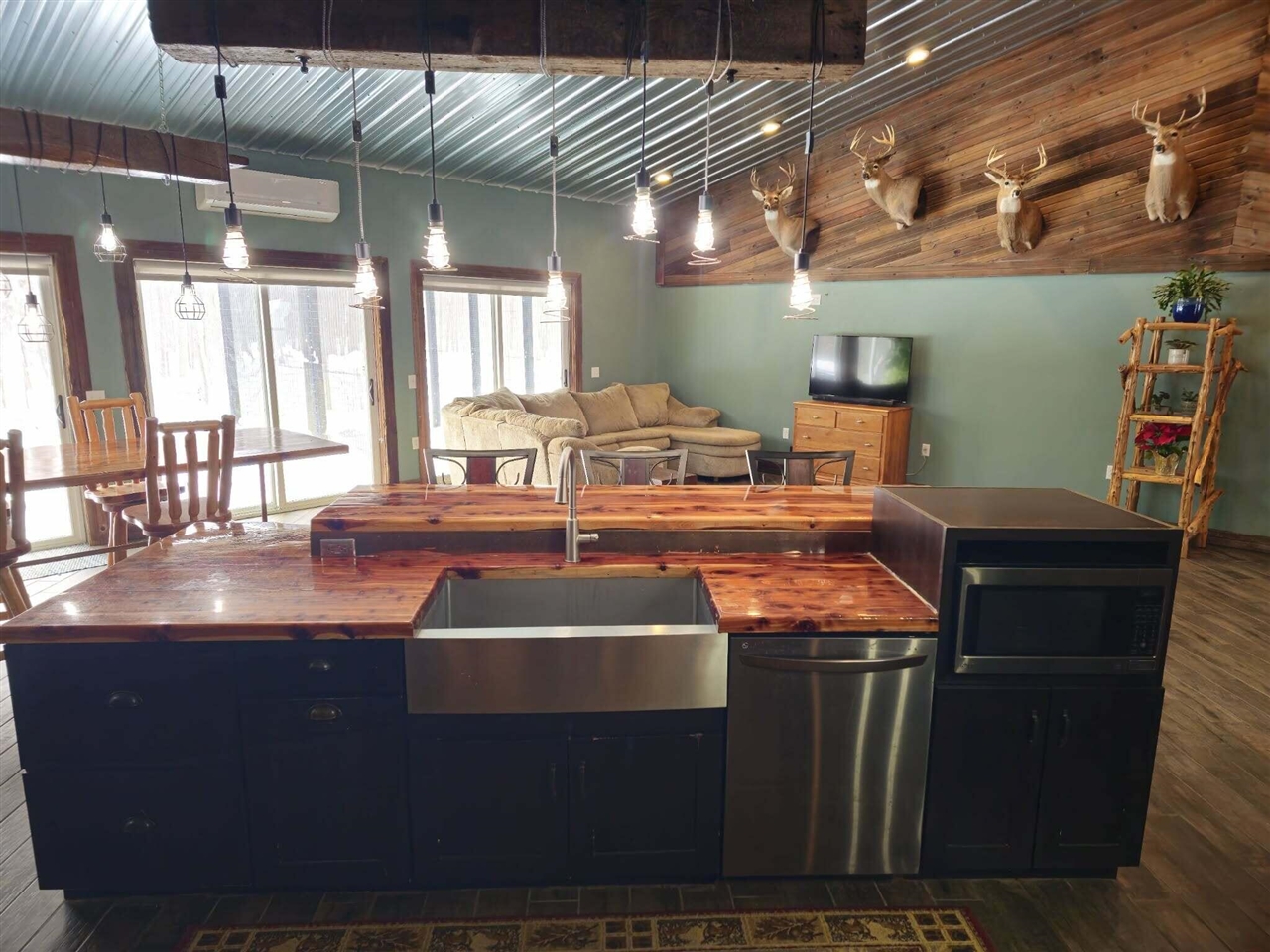 6635 E Chicago Road, Jonesville, MI, 49250-9752