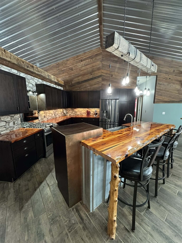 6635 E Chicago Road, Jonesville, MI, 49250-9752