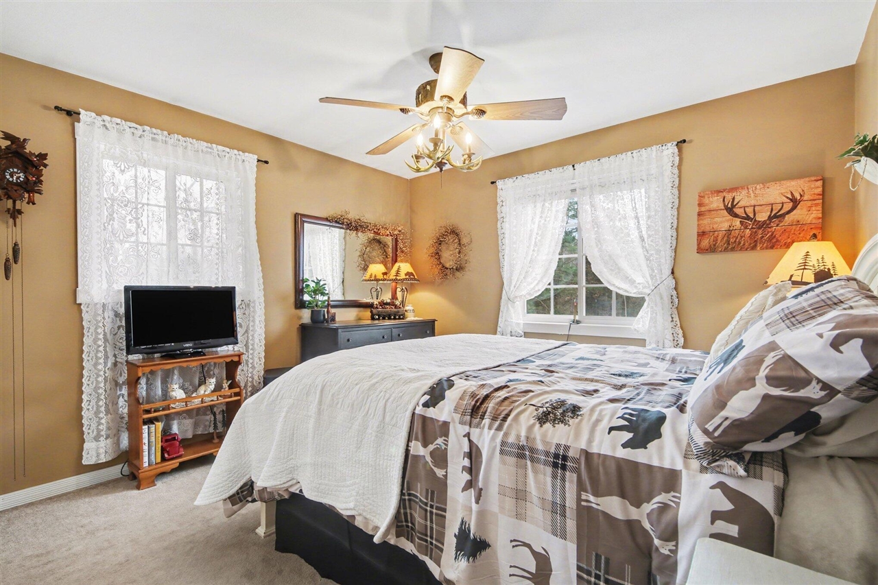 12718 112th Avenue, Grand Haven, MI, 49417-9728