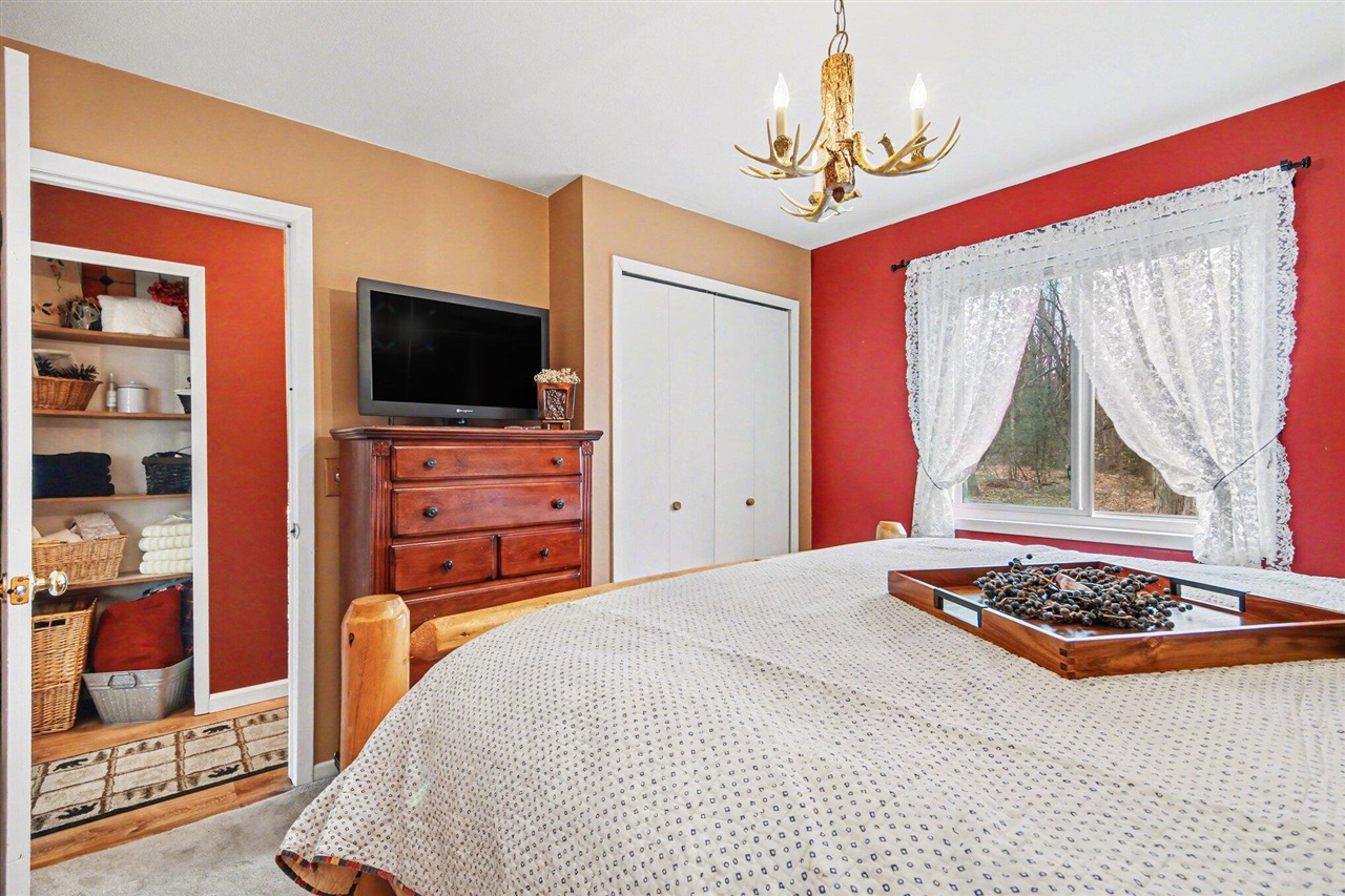 12718 112th Avenue, Grand Haven, MI, 49417-9728