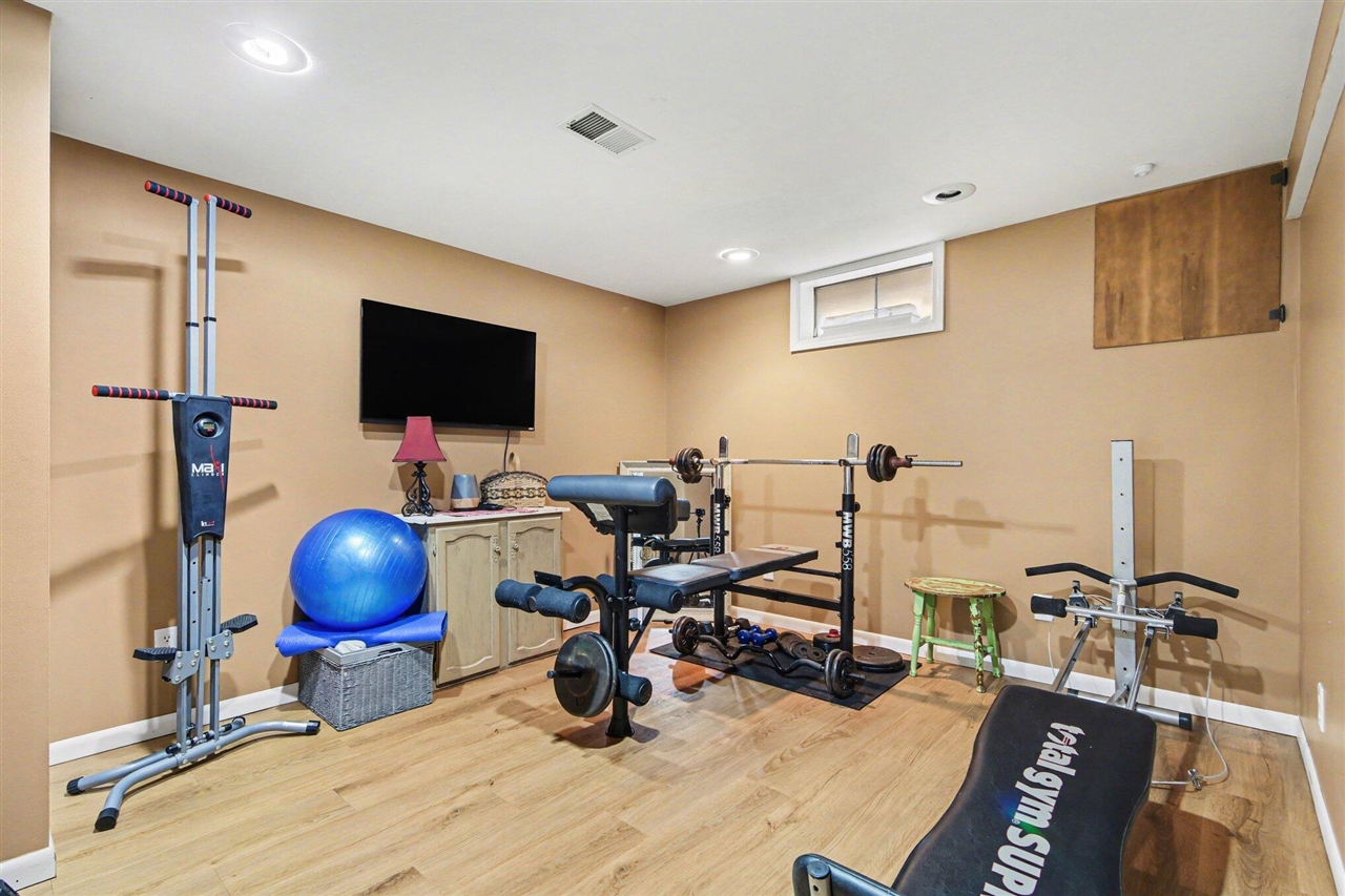 12718 112th Avenue, Grand Haven, MI, 49417-9728