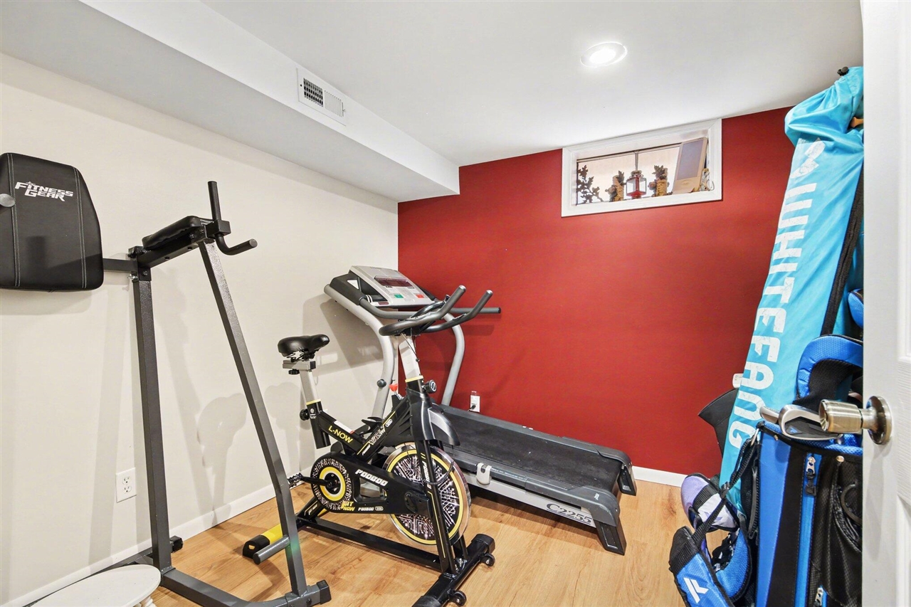 12718 112th Avenue, Grand Haven, MI, 49417-9728