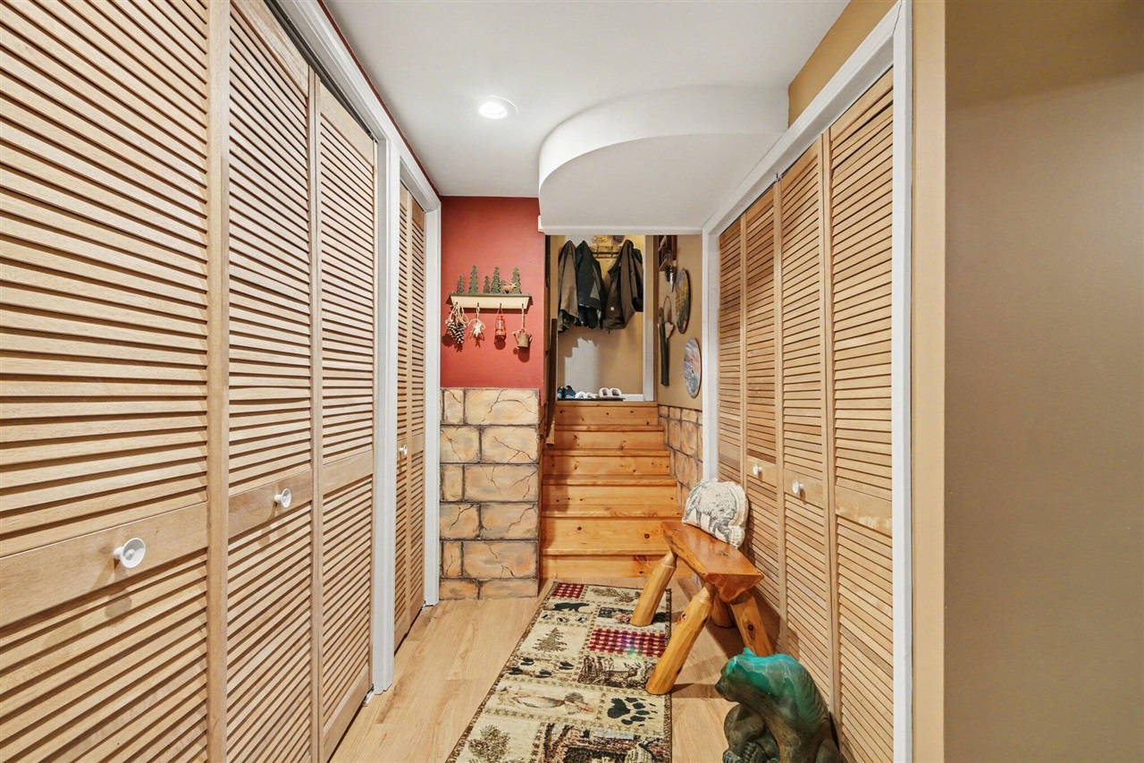 12718 112th Avenue, Grand Haven, MI, 49417-9728