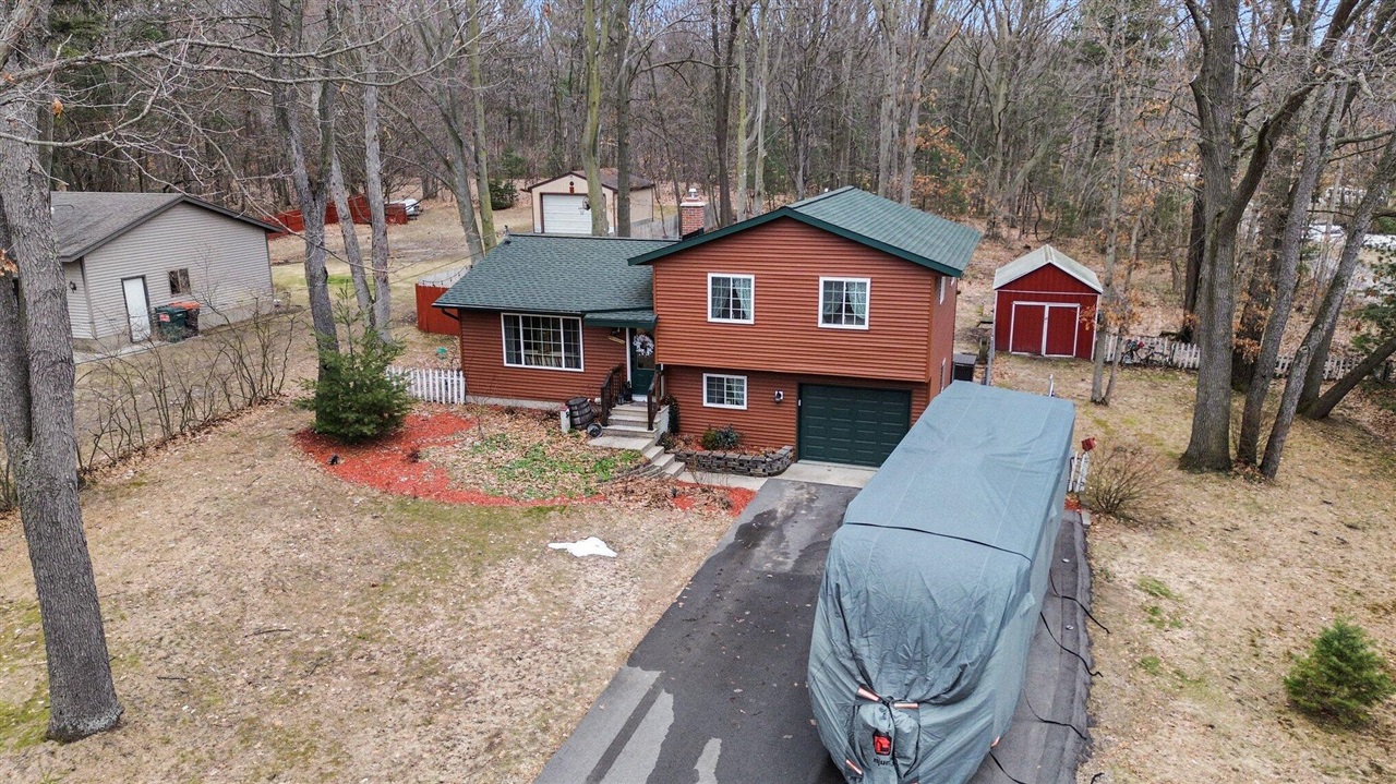 12718 112th Avenue, Grand Haven, MI, 49417-9728