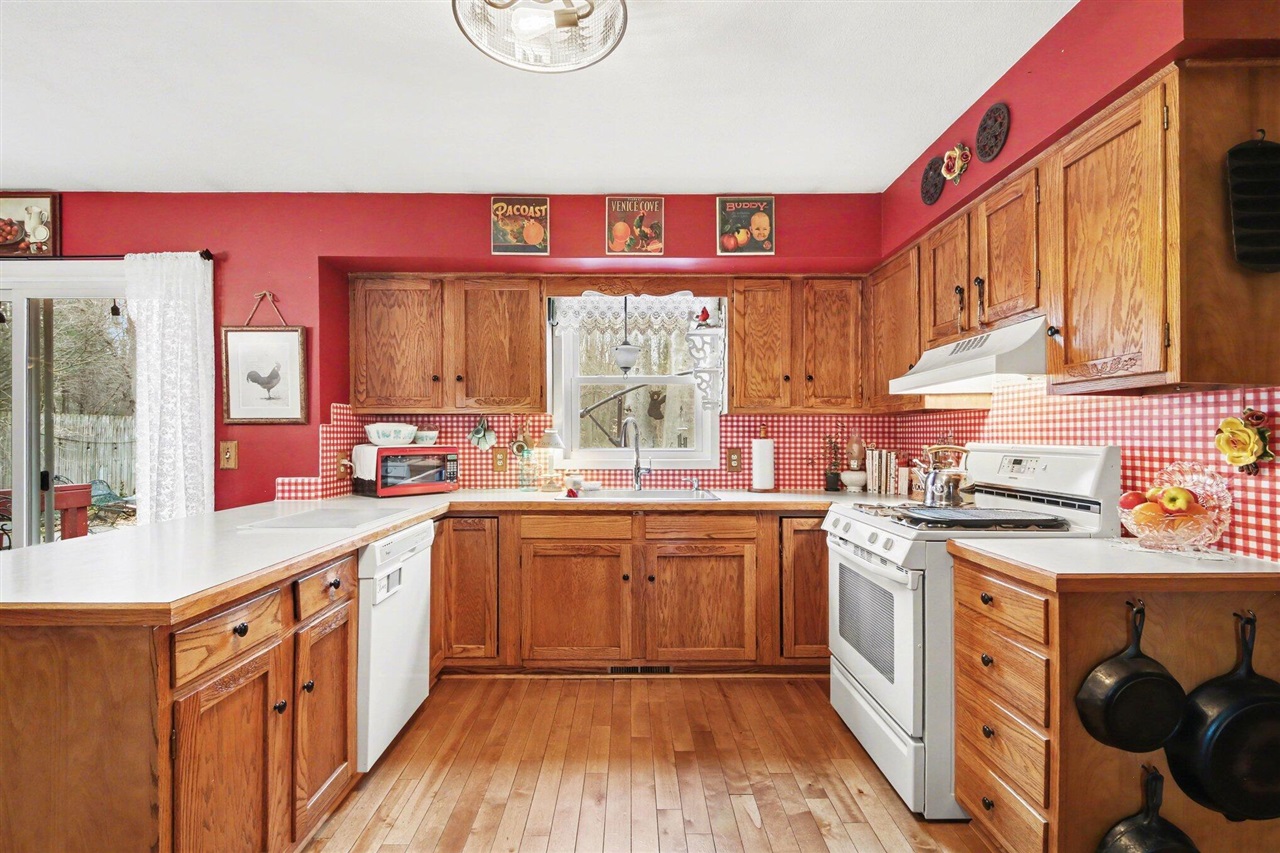 12718 112th Avenue, Grand Haven, MI, 49417-9728