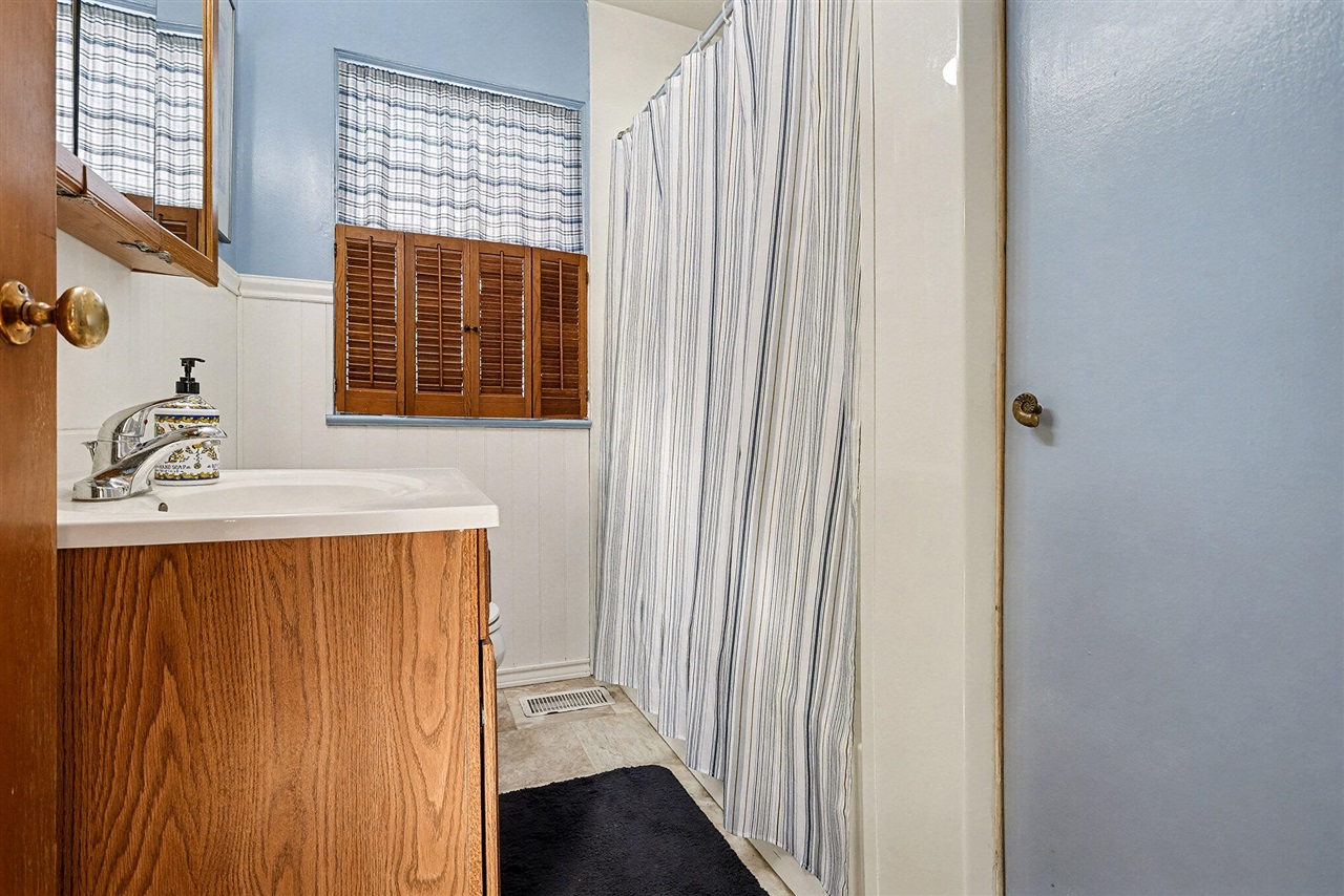 61100 Quinnesec Road, Cassopolis, MI, 49031-9452