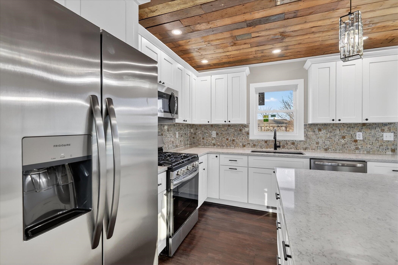 325 E Battle Creek Street, Galesburg, MI, 49053-9436