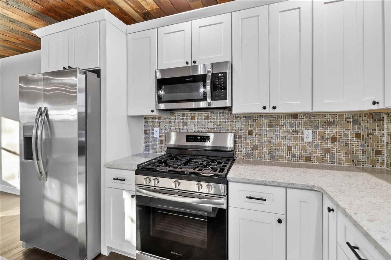 325 E Battle Creek Street, Galesburg, MI, 49053-9436