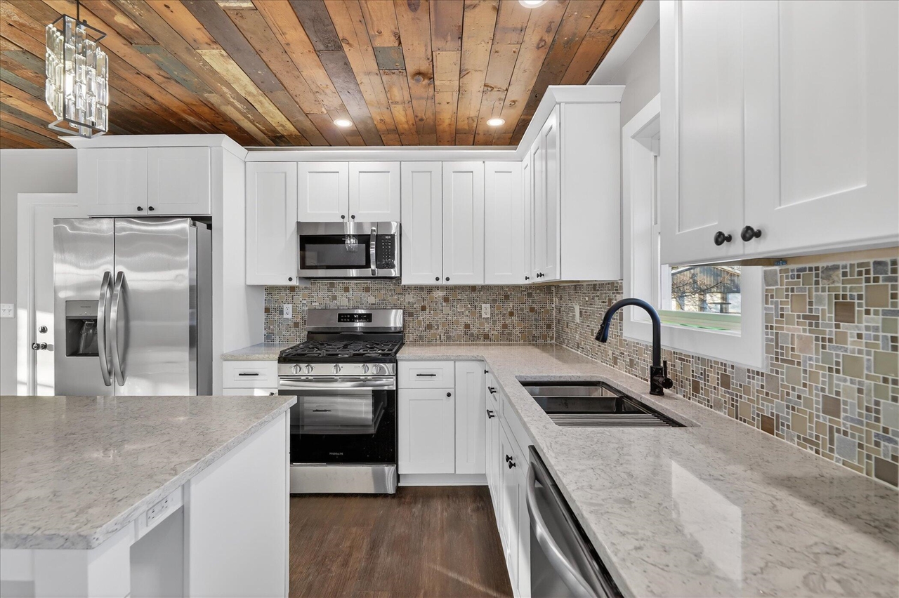 325 E Battle Creek Street, Galesburg, MI, 49053-9436