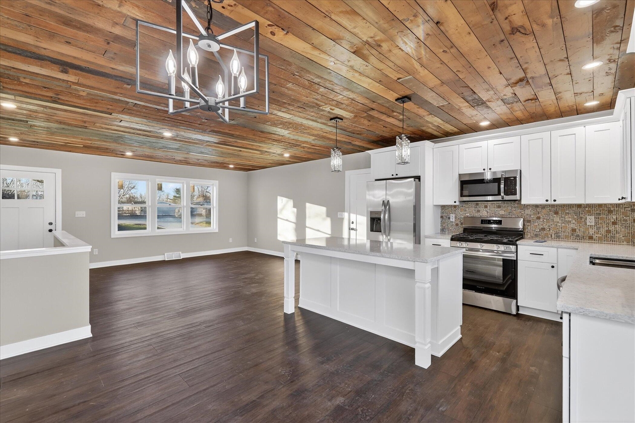 325 E Battle Creek Street, Galesburg, MI, 49053-9436