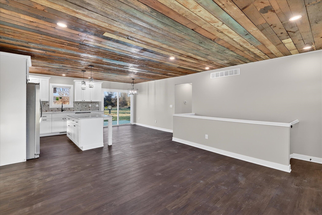 325 E Battle Creek Street, Galesburg, MI, 49053-9436