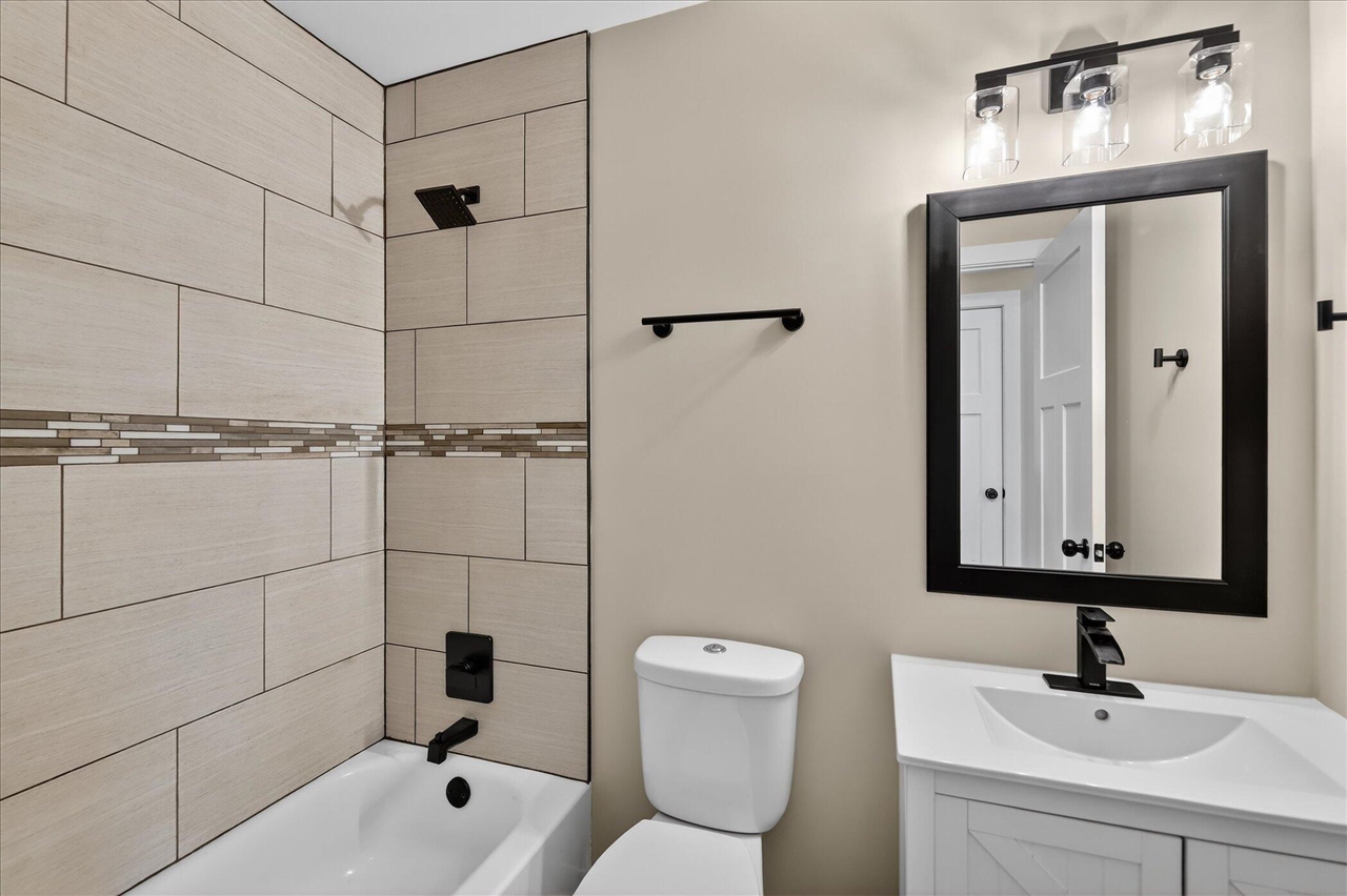 325 E Battle Creek Street, Galesburg, MI, 49053-9436