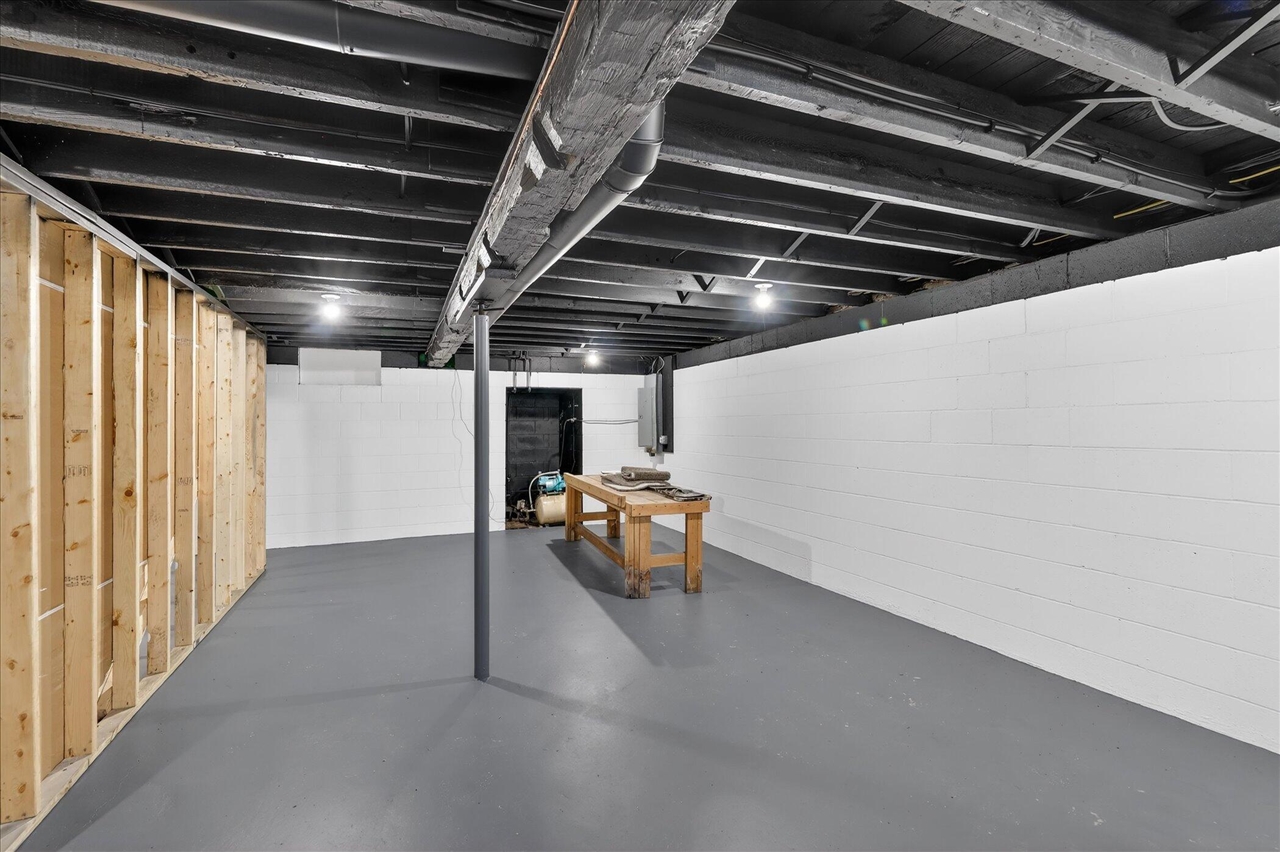 325 E Battle Creek Street, Galesburg, MI, 49053-9436