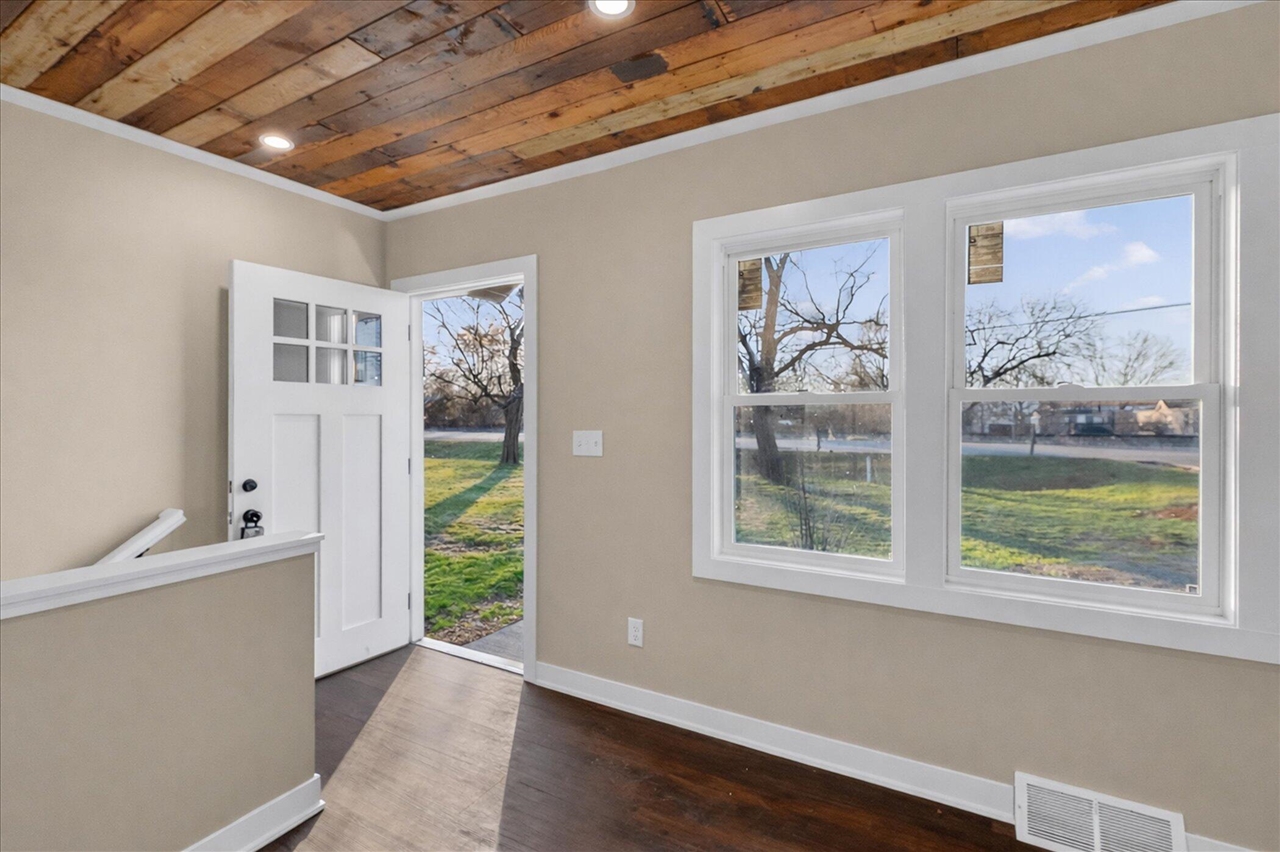 325 E Battle Creek Street, Galesburg, MI, 49053-9436