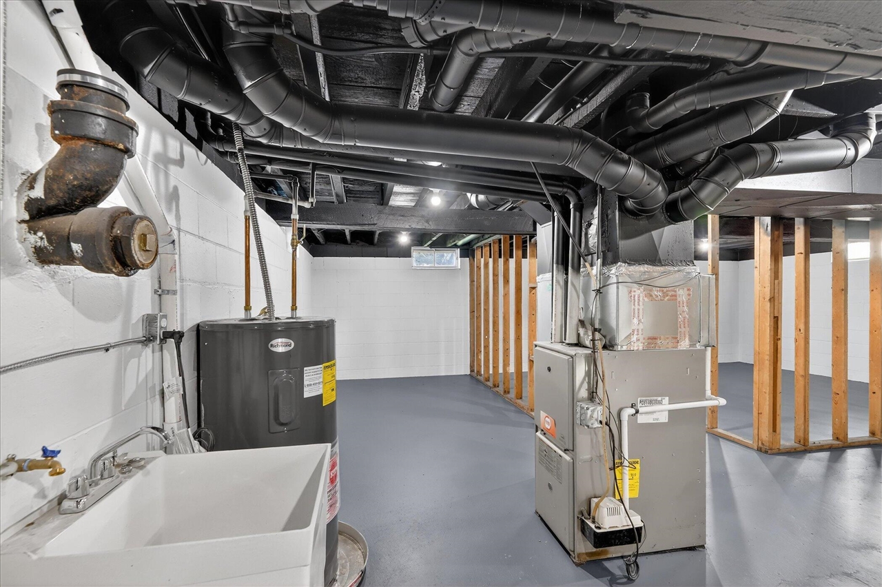 325 E Battle Creek Street, Galesburg, MI, 49053-9436