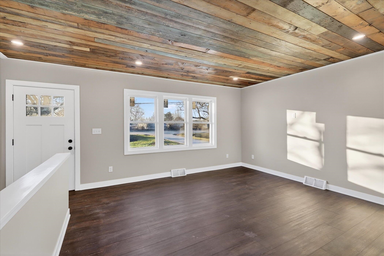 325 E Battle Creek Street, Galesburg, MI, 49053-9436