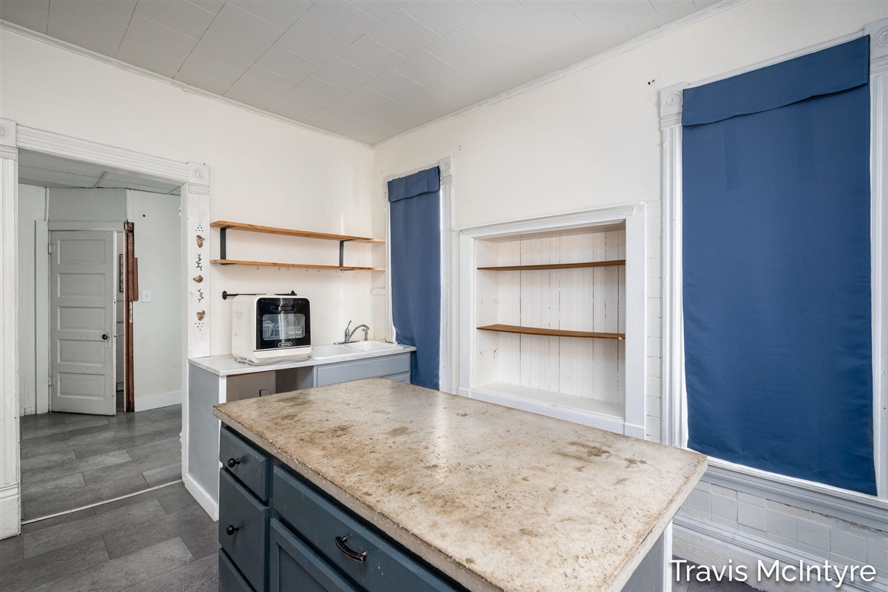 908 Eastern Avenue, Grand Rapids, MI, 49507