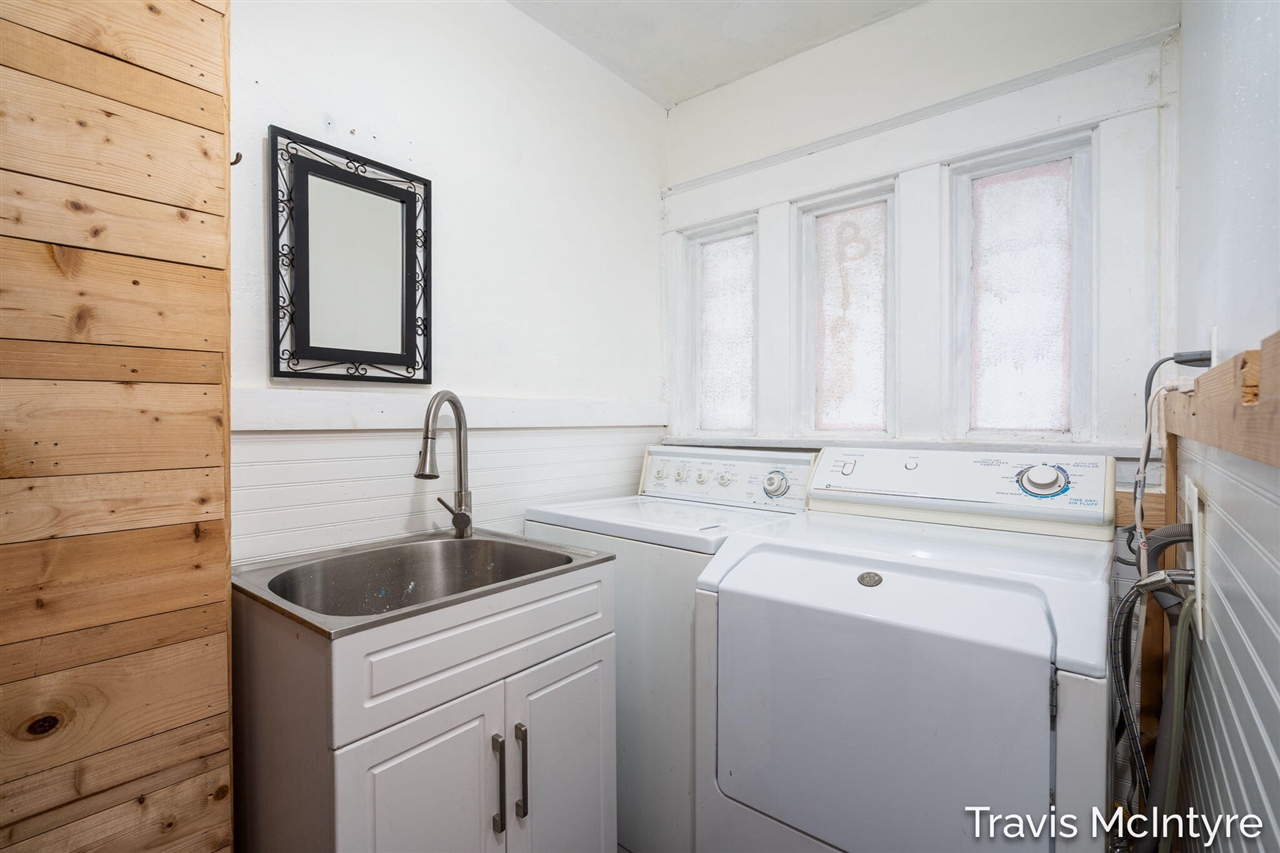 908 Eastern Avenue, Grand Rapids, MI, 49507