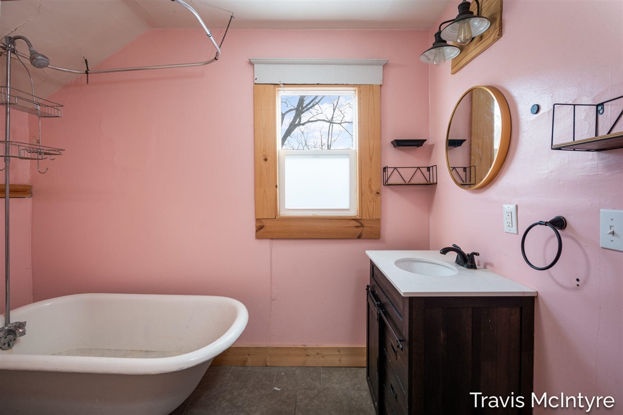 908 Eastern Avenue, Grand Rapids, MI, 49507