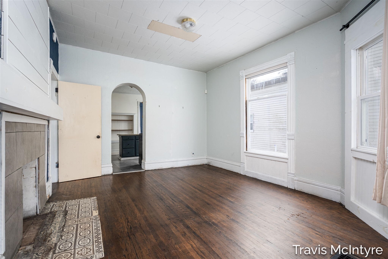 908 Eastern Avenue, Grand Rapids, MI, 49507