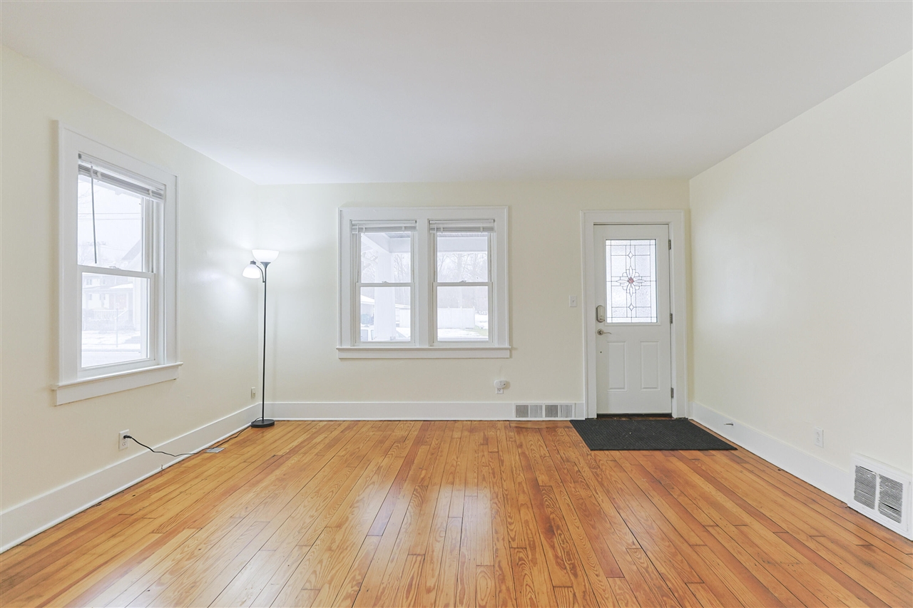 11 N Barrett Street, Niles, MI, 49120-1509