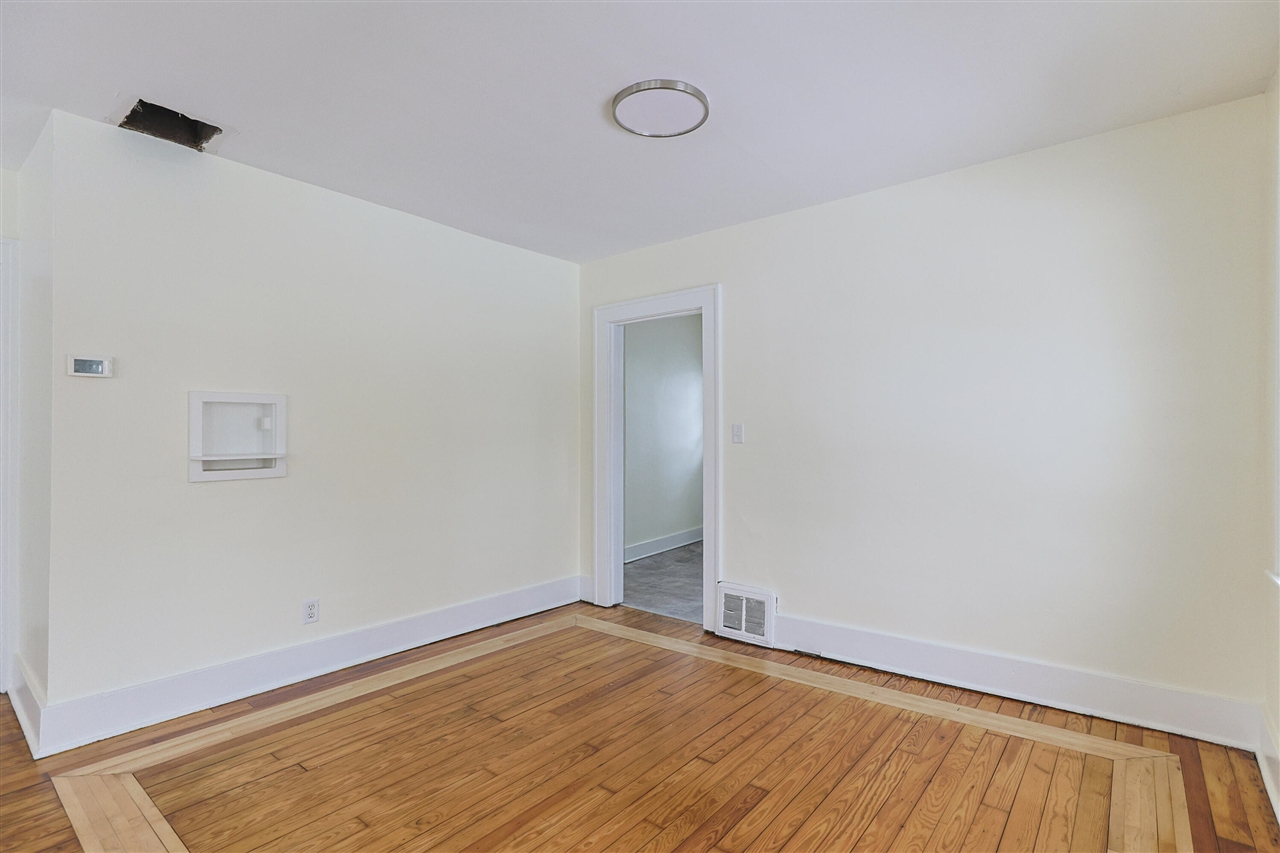 11 N Barrett Street, Niles, MI, 49120-1509