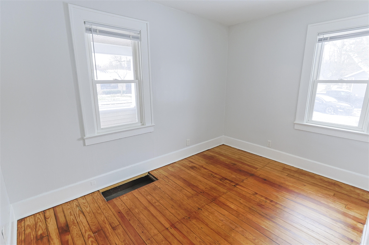 11 N Barrett Street, Niles, MI, 49120-1509