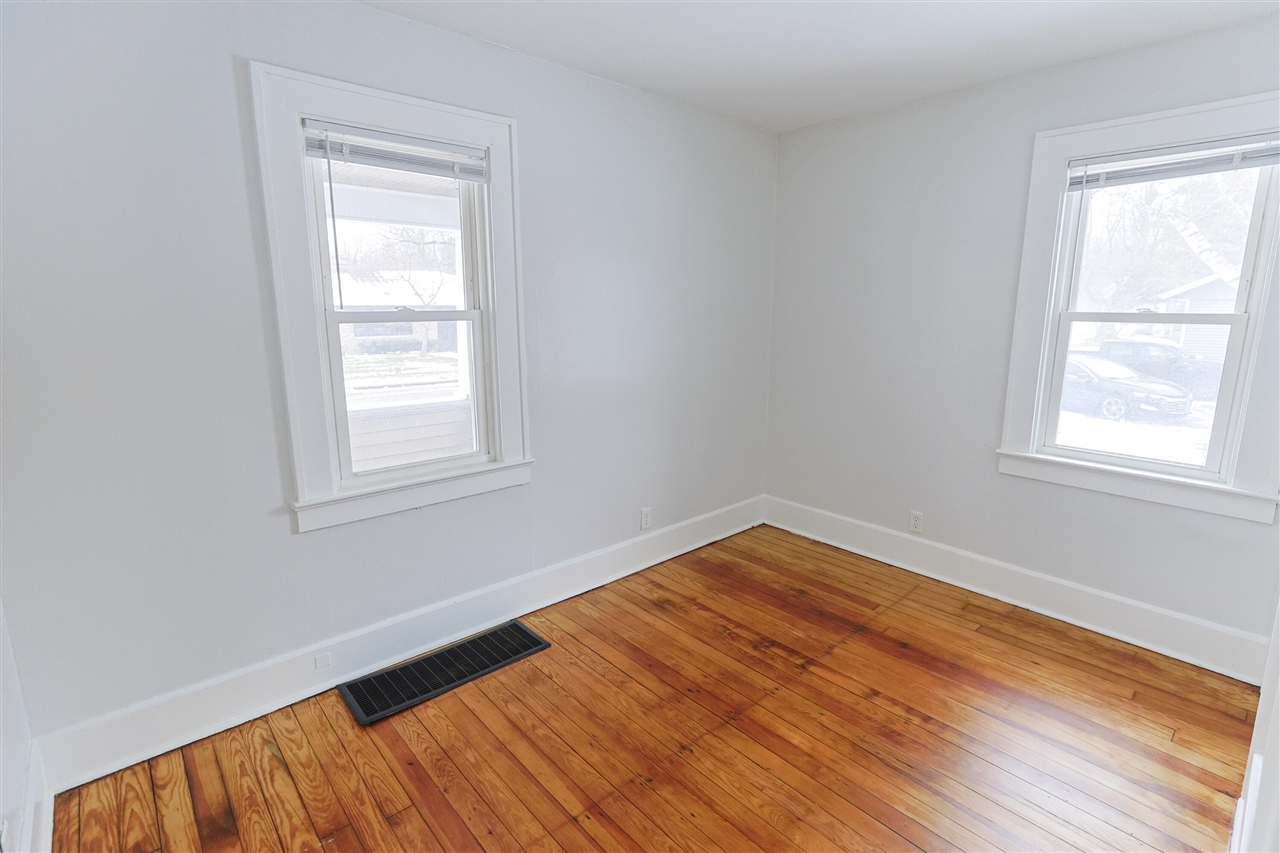 11 N Barrett Street, Niles, MI, 49120-1509