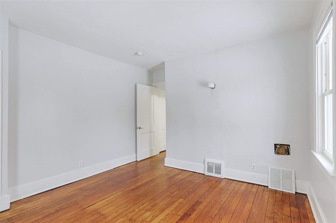 11 N Barrett Street, Niles, MI, 49120-1509