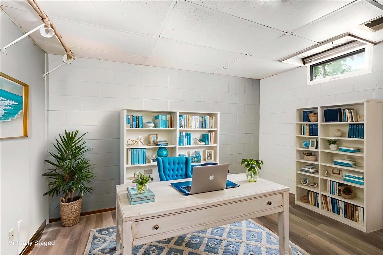 919 Lawndale Street, Ludington, MI, 49431-1927