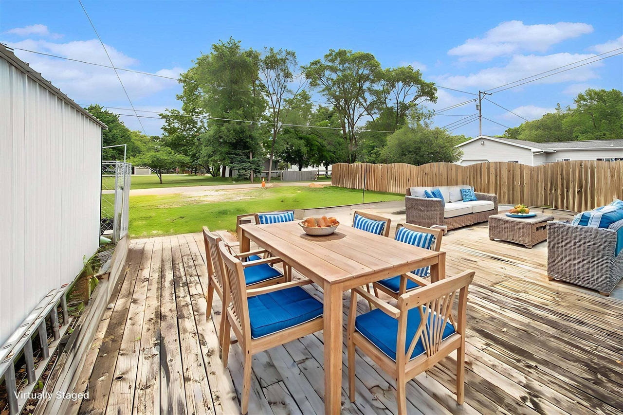 919 Lawndale Street, Ludington, MI, 49431-1927