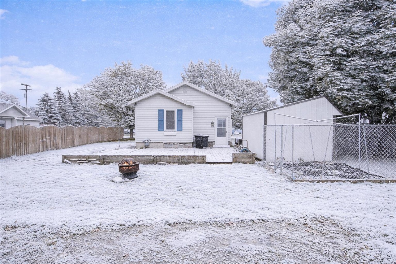 919 Lawndale Street, Ludington, MI, 49431-1927