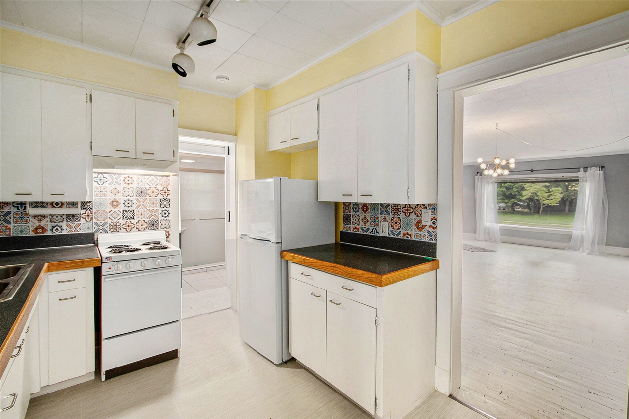 919 Lawndale Street, Ludington, MI, 49431-1927