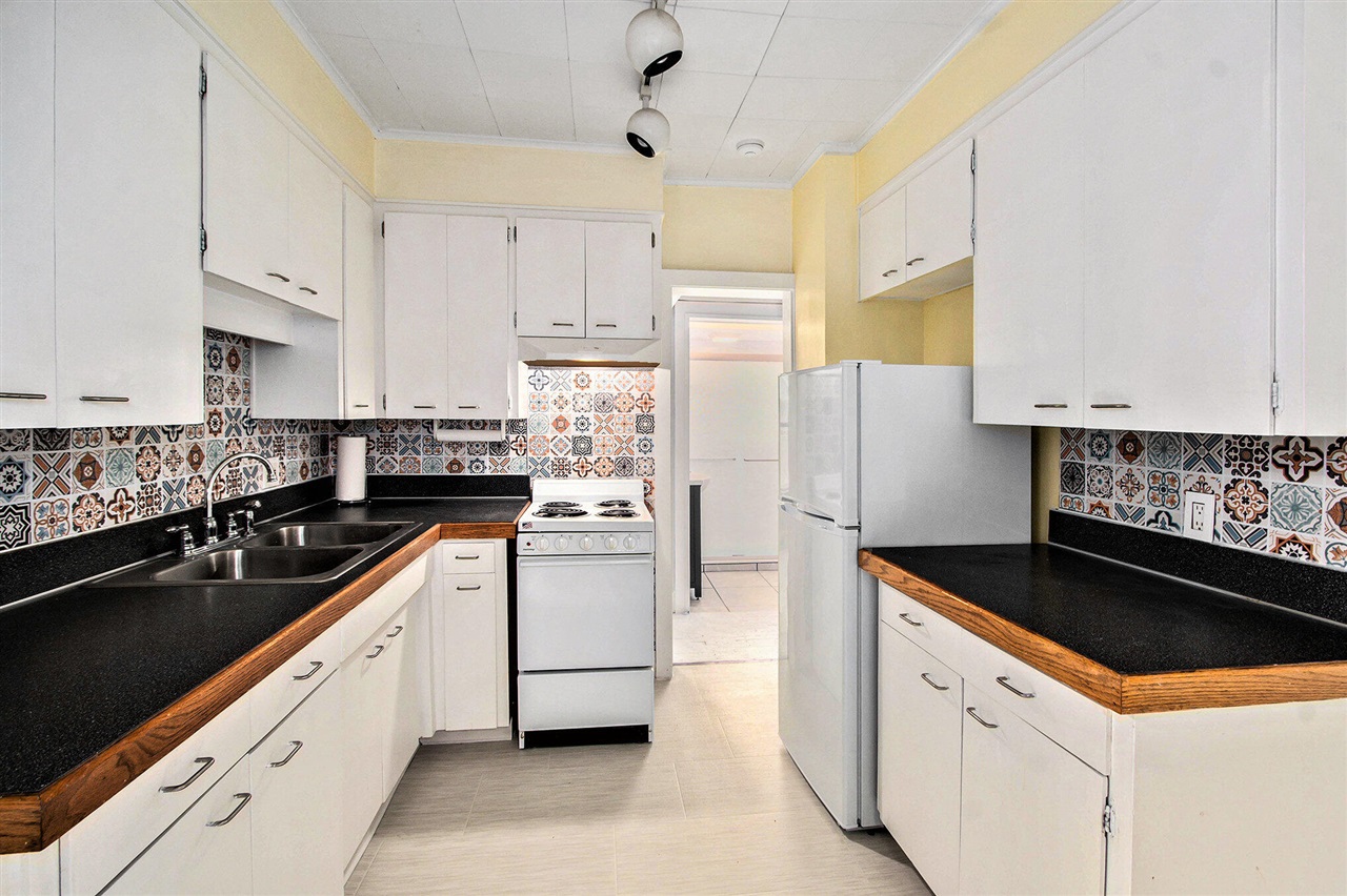 919 Lawndale Street, Ludington, MI, 49431-1927