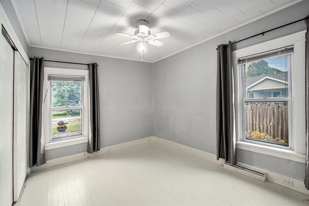 919 Lawndale Street, Ludington, MI, 49431-1927