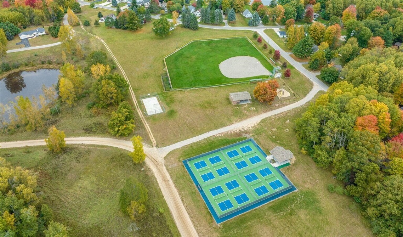 9397 Sunset Drive, Stanwood, MI, 49346-8780