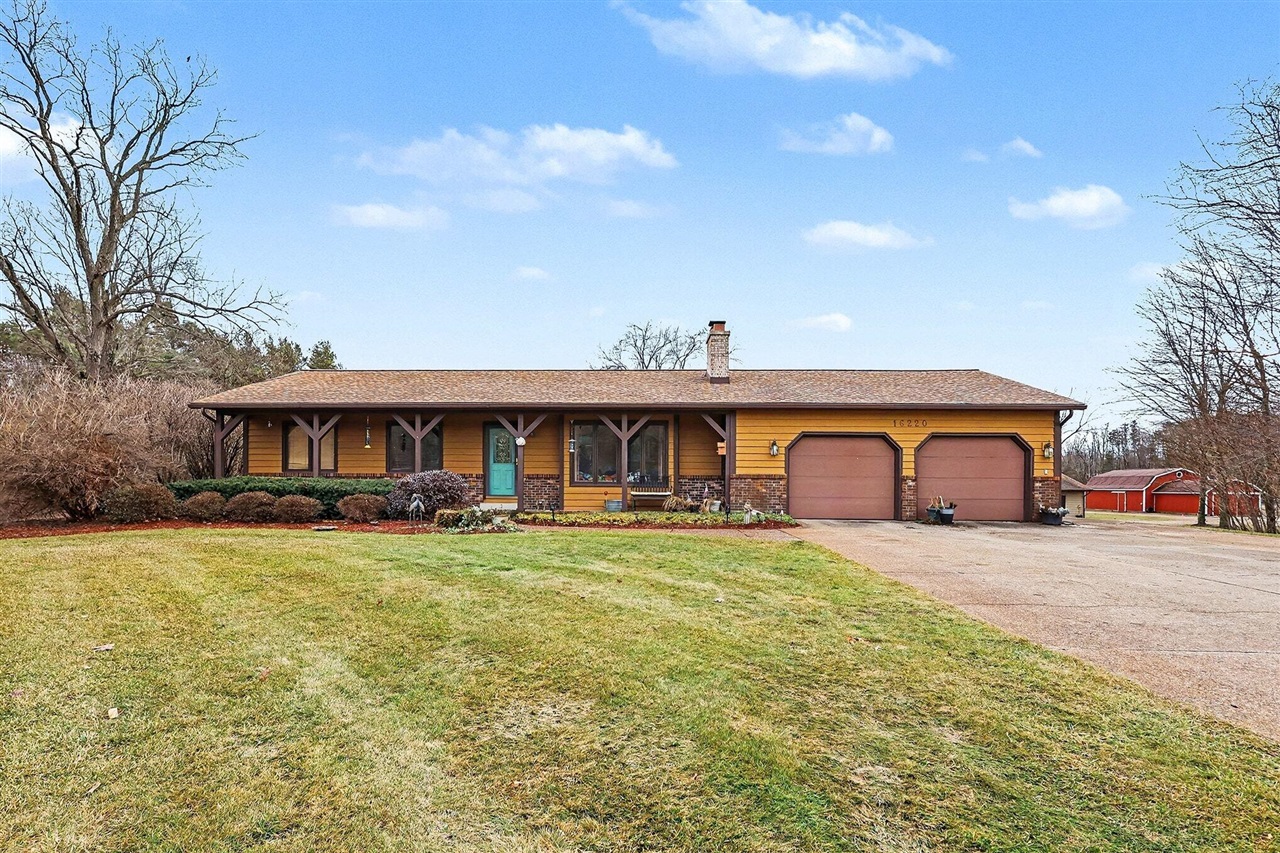 1st image of 16220 Ferris St, Grand Haven, MI 49417 | MLS# 70511146