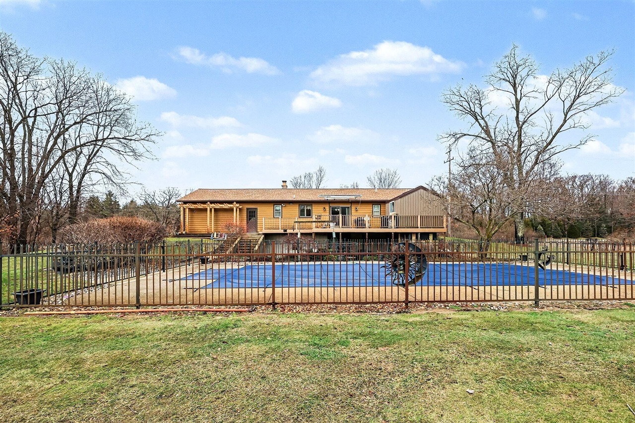 3rd image of 16220 Ferris St, Grand Haven, MI 49417 | MLS# 70511146