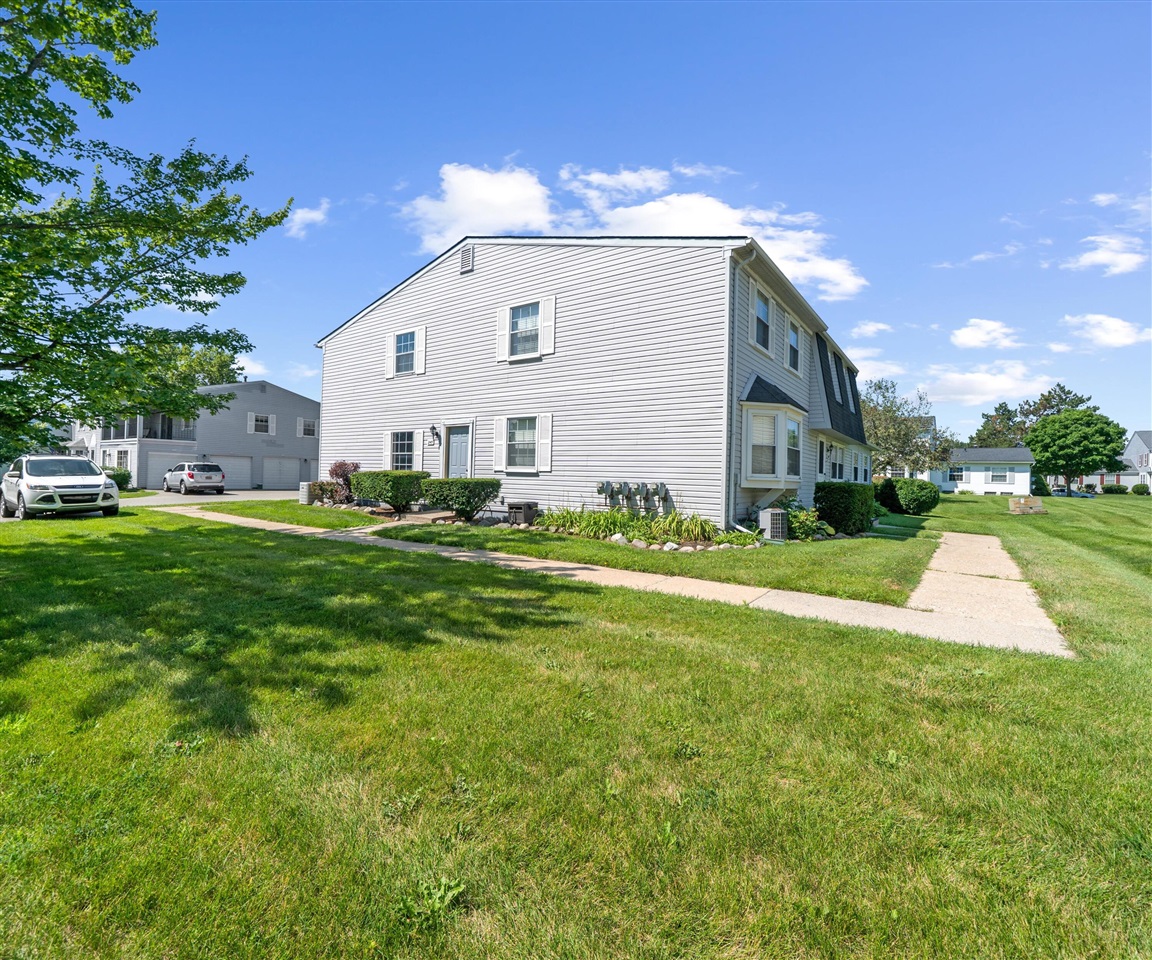 Homes for sale in Walled Lake, MI | 245 Lake Village Dr, Walled Lake, MI 48390 | MLS# 70511258