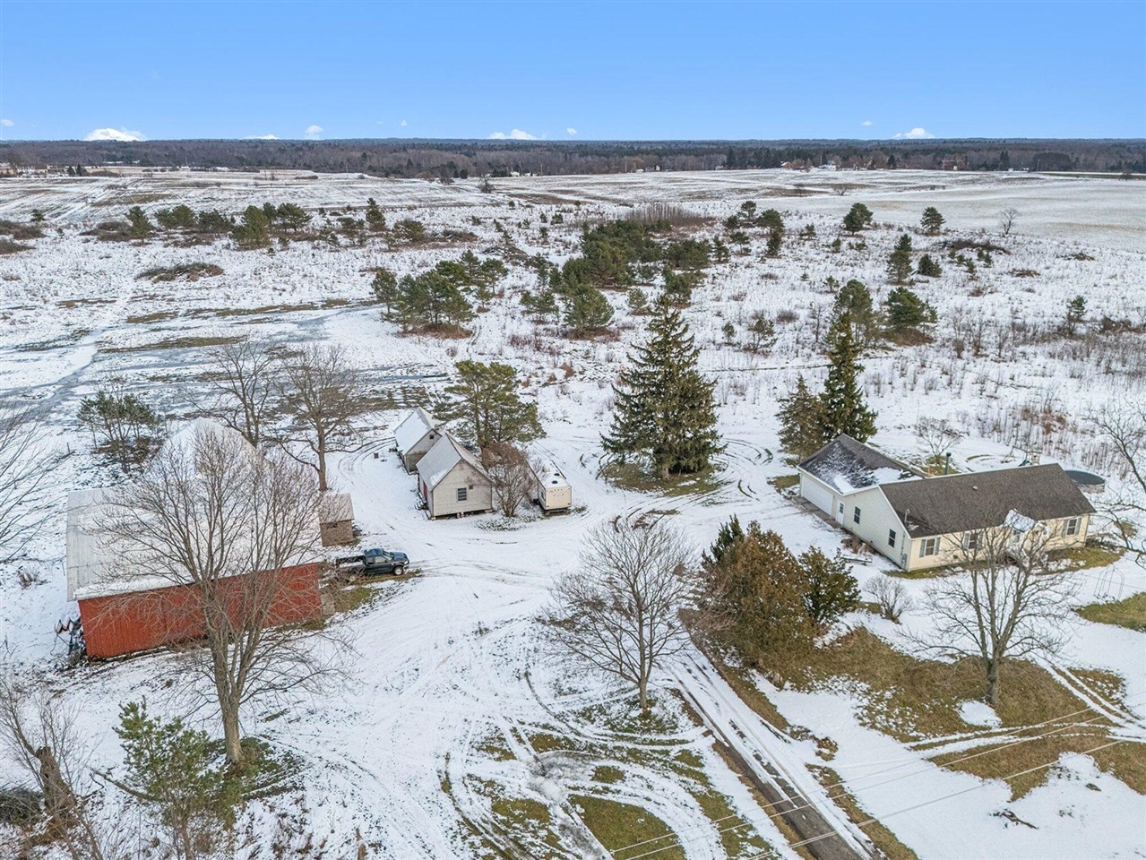 2nd image of 4646 N Anderson Rd, Ludington, MI 49431 | MLS# 70511288