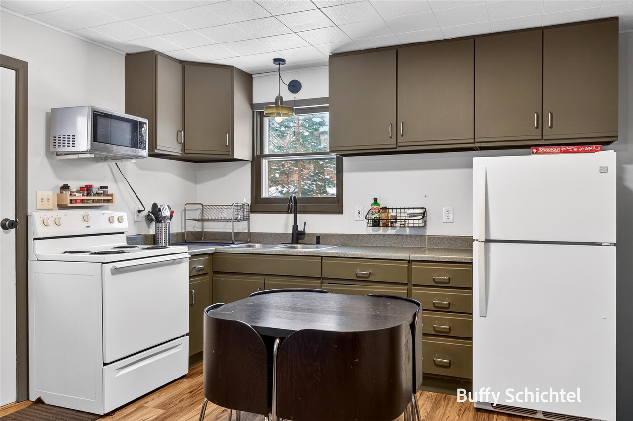 6716 Chapman Avenue, Newaygo, MI, 49337-9584