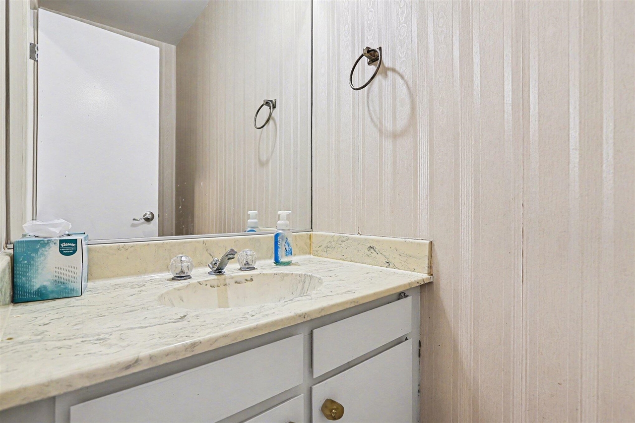 209 Paisley Court, Kalamazoo, MI, 49007