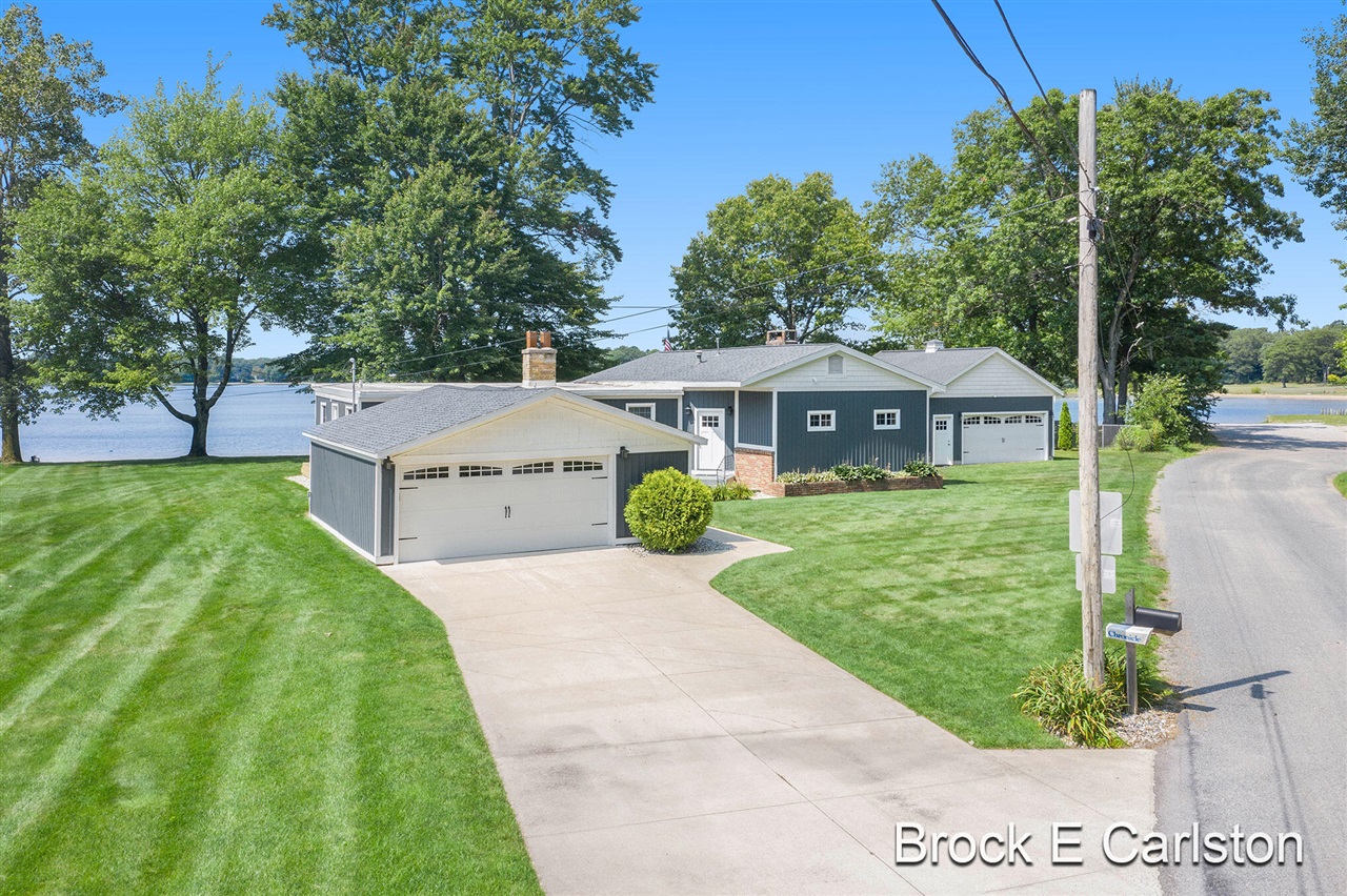 Homes for sale in Twin Lake, MI | 6075 West St, Twin Lake, MI 49457 | MLS# 70511403