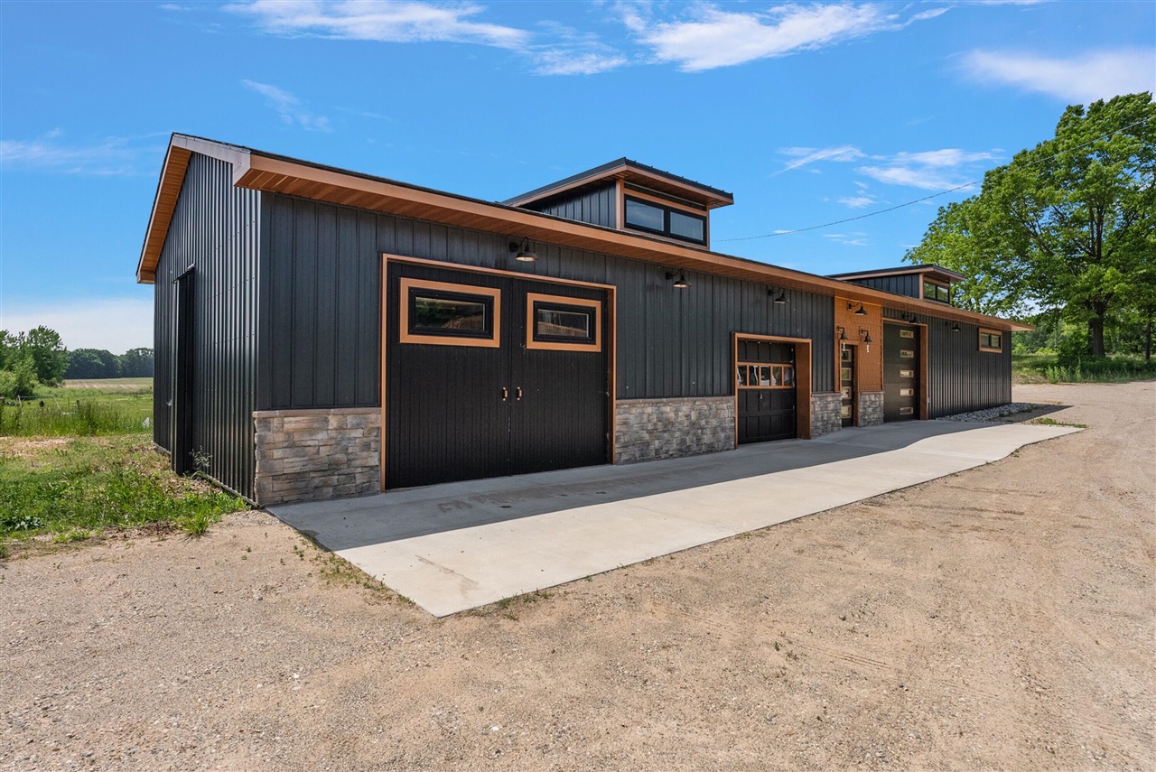 E Street, Grant, MI, 49327-9654