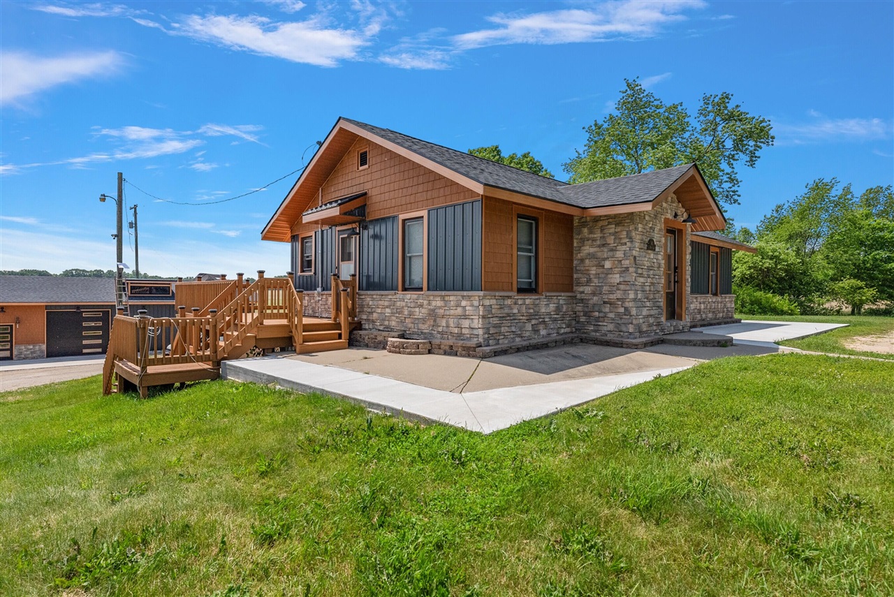 E Street, Grant, MI, 49327-9654